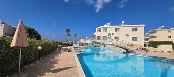2 Bed Townhouse in Peyia Paradise