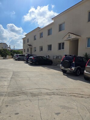 Property grounds - 2 Bed Townhouse in Peyia Paradise  (Pegeia)