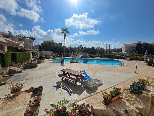 2 Bed Townhouse in Peyia Paradise 