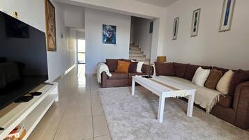 Stadtwohnung, Meerblick | Wohnbereich