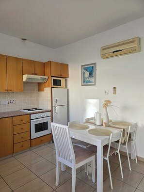 Townhome, Sea View | Private kitchen - 2 Bed Townhouse in Peyia Paradise  (Pegeia)