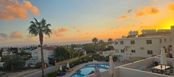 2 Bed Townhouse in Peyia Paradise 
