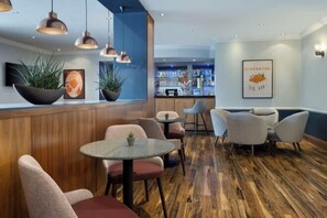 Bar (in der Unterkunft)