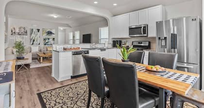 Convenient Family Home in Heart of Conroe