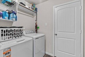 Interior - Convenient Family Home in Heart of Conroe (Conroe)