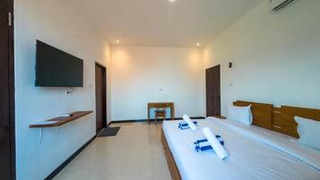 Deluxe Double Room, Sea View | Free WiFi