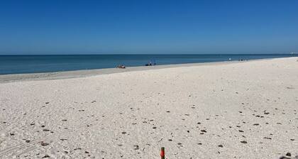 Getaway beach house, Downstairs unit
