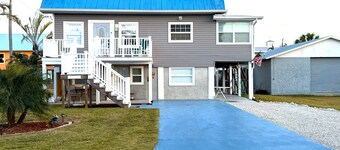 Getaway beach house, Downstairs unit