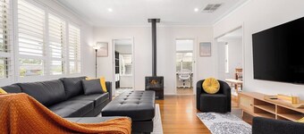 Spacious Multifunctional 5BR Retreat with Backyard