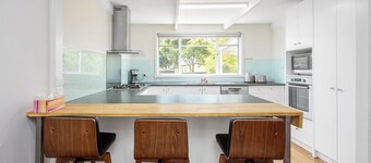 Spacious Multifunctional 5BR Retreat with Backyard