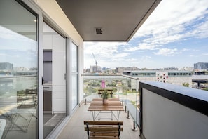 Outdoor dining - Bellview Bright | Balcony | City view | 50m Train (Preston)