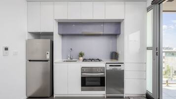 Fridge, microwave, oven, stovetop