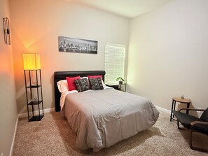 Iron/ironing board, free WiFi, bed sheets - Peaceful 4-bedroom house with AC in El Paso (El Paso)