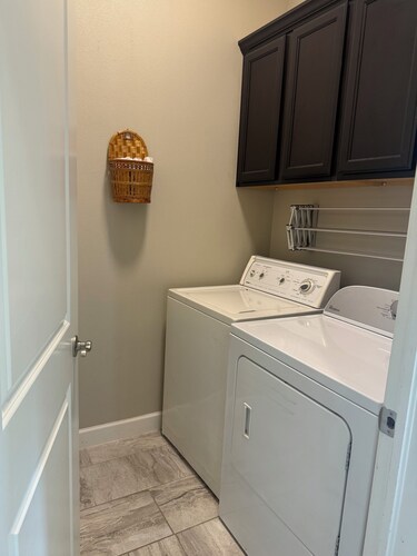 Peaceful 4-bedroom house with AC in El Paso