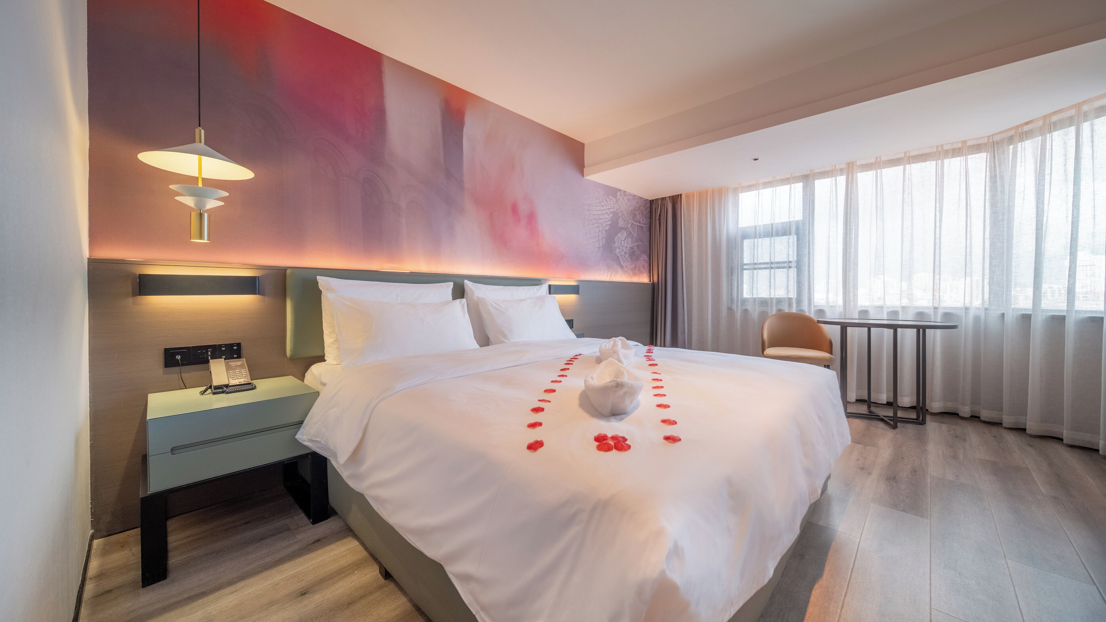 Free minibar, blackout drapes, iron/ironing board, free WiFi