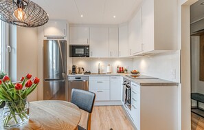 Fridge, oven, dishwasher, coffee/tea maker - 1 bedroom cozy apartment in Huskvarna (Huskvarna)