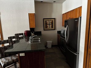 Private kitchen - 2-bedroom Hyatt Main Street Station - Peak 9 in Breckenridge with Mountain View (Breckenridge)