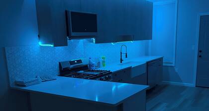 OUR NEST IS BEST JAY’SLovely 2-bedroom house with AC in cool Newark neighborhood