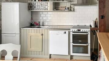 Kühlschrank, Ofen, Herdplatte, Geschirrspüler