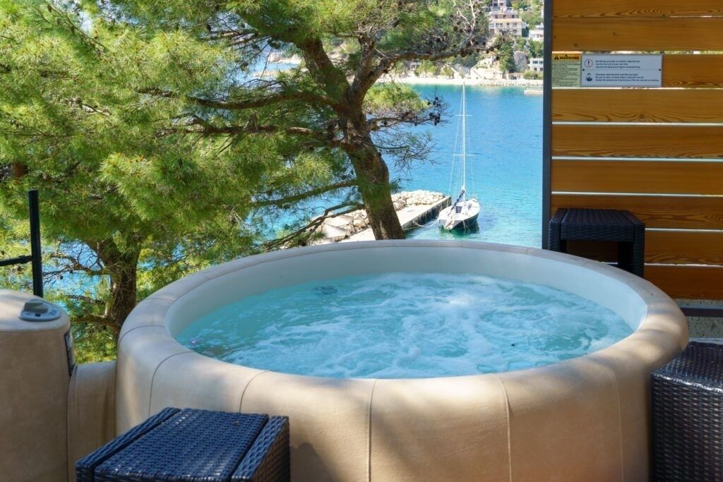Bain à remous extérieur