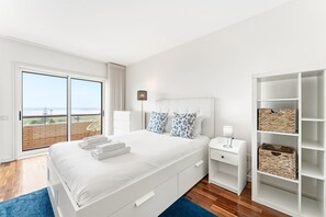 3 bedrooms, iron/ironing board, Internet, bed sheets - GuestReady - Panoramic Ocean View Duplex (Lavra)