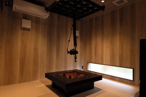 Villa superior, varias camas | Interior