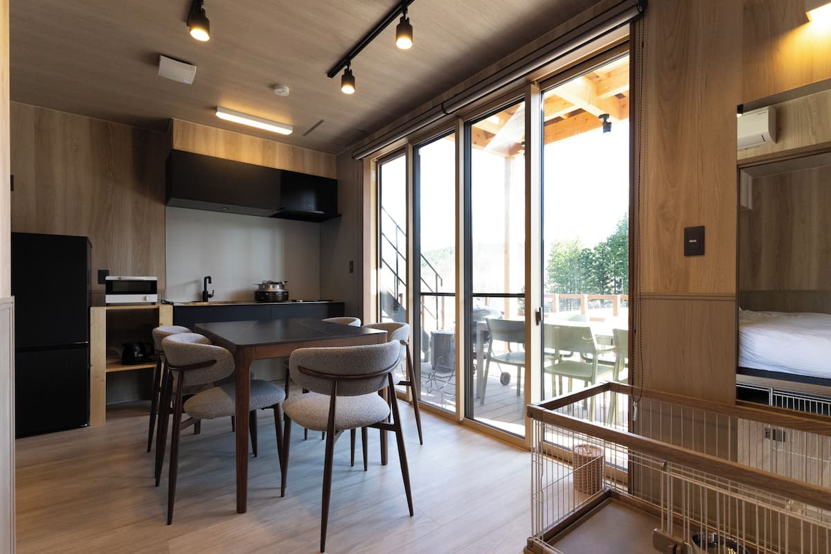 Superior Villa, Multiple Beds | Dining