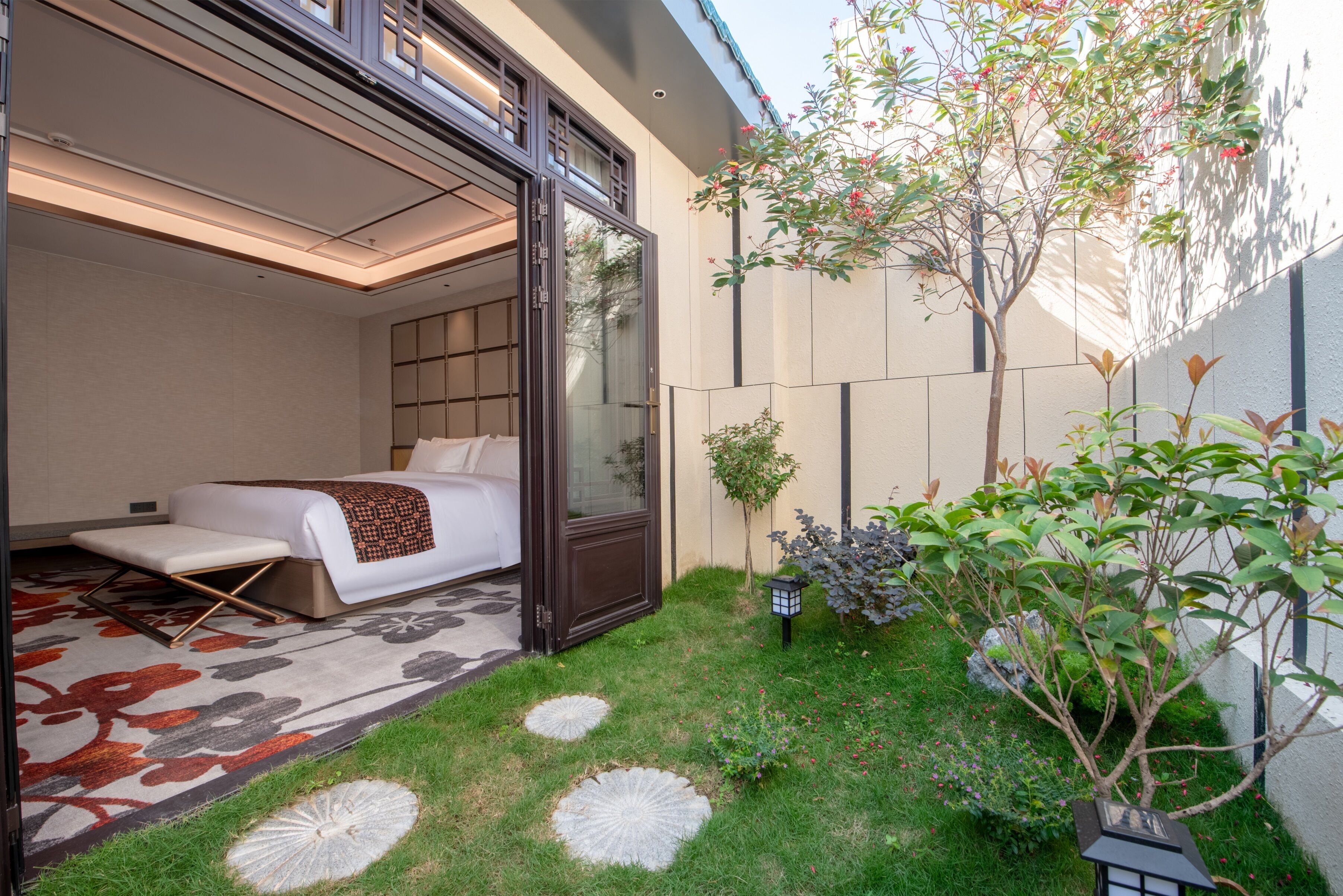 Premium Double Room, City View | Premium bedding, memory-foam beds, desk, laptop workspace