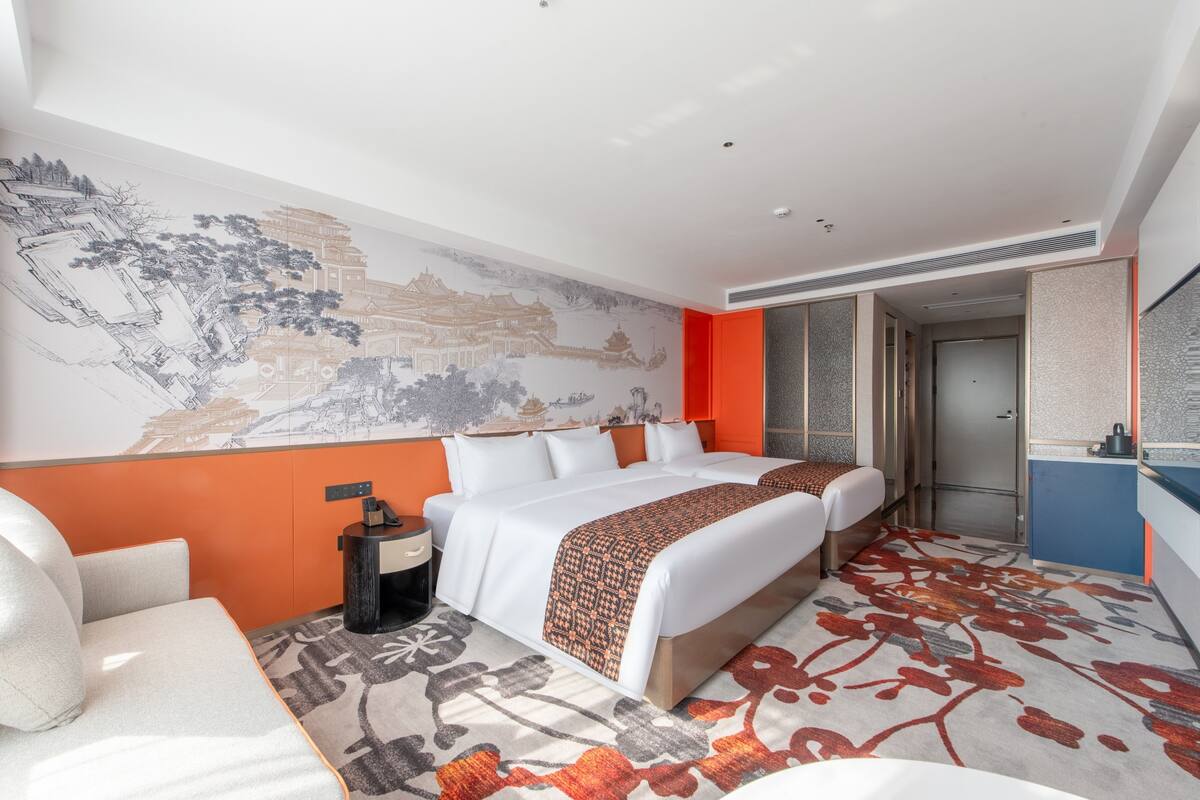 Superior Twin Room, City View | Desk, laptop workspace, free WiFi