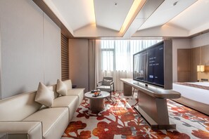 Executive Double Room, City View | Premium bedding, memory-foam beds, desk, laptop workspace - FUORTUNE S Hotel-Chaozhou Kaiyuan Temple (Chaozhou)
