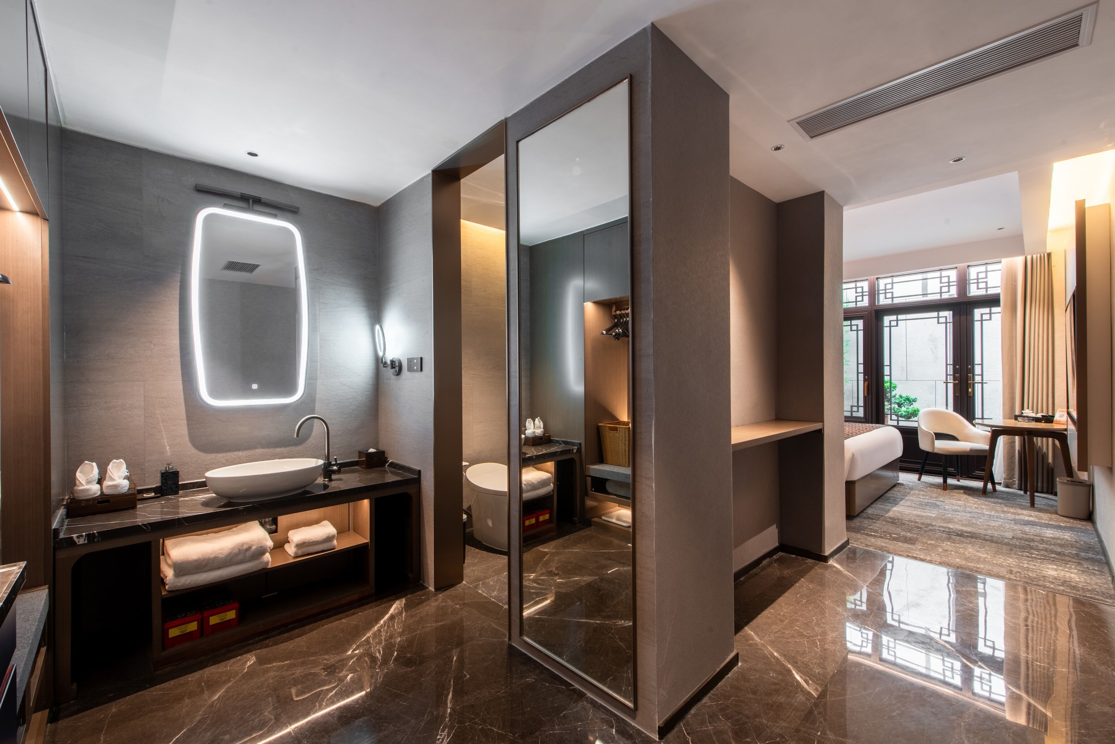 Comfort Double Room, City View | Bathroom | Free toiletries, hair dryer, towels, soap