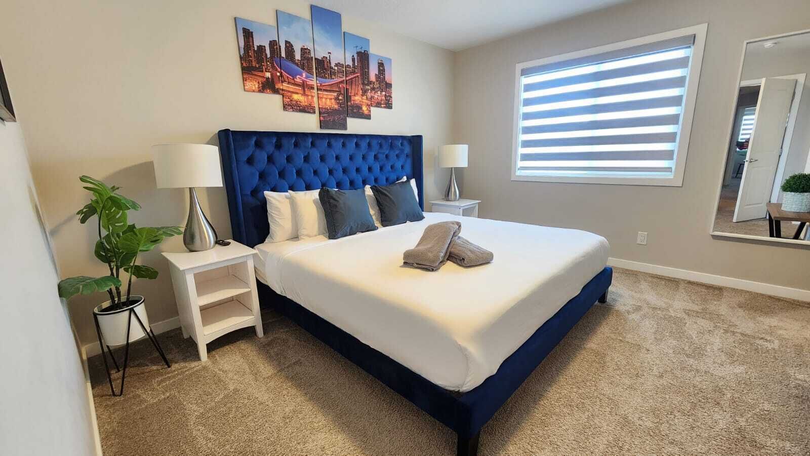 4 habitaciones, tabla de planchar con plancha, wifi y ropa de cama 