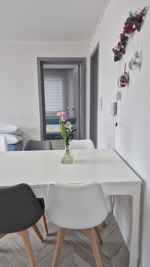 Suite familiare, 2 camere da letto, cucina, vista giardino | Ristoranti