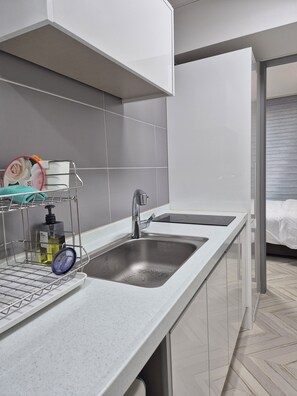 Family Suite, 2 Bedrooms, Kitchen, Garden View | Private kitchen | Full-size fridge, microwave, highchair, cookware/dishes/utensils - pacific (Gyeongju)
