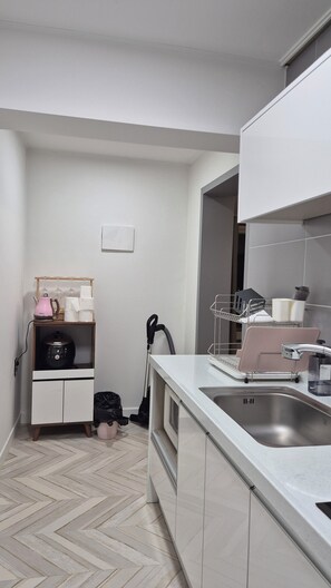 Family Suite, 2 Bedrooms, Kitchen, Garden View | Private kitchen | Full-size fridge, microwave, highchair, cookware/dishes/utensils - pacific (Gyeongju)
