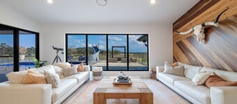 Luxury Whitsunday Farmstay with Outdoor Bath