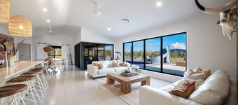 Luxury Whitsunday Farmstay with Outdoor Bath