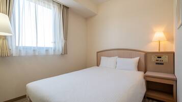 Double Room, Non Smoking | Desk, laptop workspace, WiFi (free), bed sheets