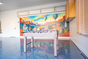 Games room - Kanab House in luxury community. Pool & Hot Tub. (Kanab)