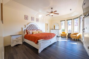 3 bedrooms, iron/ironing board, travel cot, WiFi - Kanab House in luxury community. Pool & Hot Tub. (Kanab)