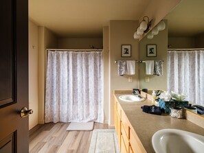 Hair dryer, towels - Modern Montana Retreat | 3BR + Loft | 2.5BA (Bozeman)
