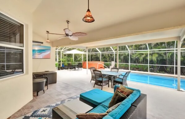 Interior - Villa Tropicale: A Serene and Exclusive Southwest Florida Villa! (Cape Coral)