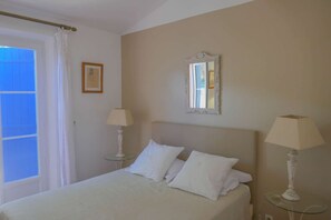 Room - SAINT-TROPEZ – CANOUBIERS BAY – 4-BEDROOM VILLA – SWIMMING POOL (ST TROPEZ)