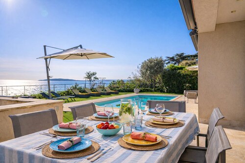 Herzensfavorit in Sainte-Maxime: Villa mit Meerblick  et  Pool