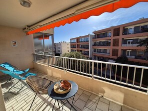 Property grounds - Studio – Air Conditioning  et  parking, all on foot (SANARY SUR MER)