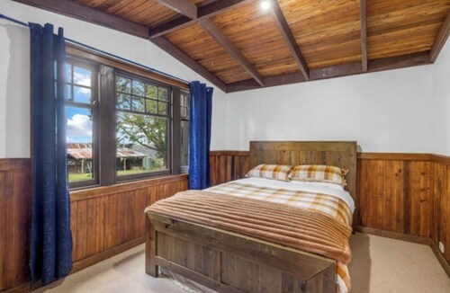 Warm, Family & Country Escape