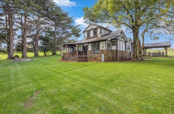 Exterior - Warm, Family & Country Escape (Icy Creek)