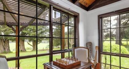 Warm, Family & Country Escape