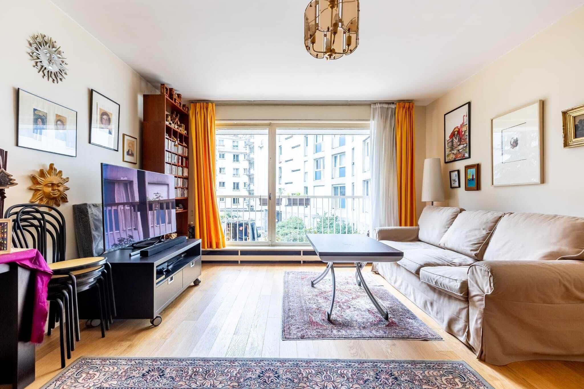 تلفزيون ذكي، ألعاب فيديو، مشغل دي في دي، مكتبة فيديو