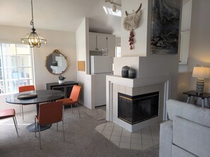 Interior - Serene Canyon-Side 2BR/2Bath + Loft Sleeps 6 @ Central SD  near tech hubs  & UTC (San Diego)